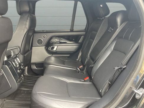 Used 2018 Land Rover Range Rover HSE image 14