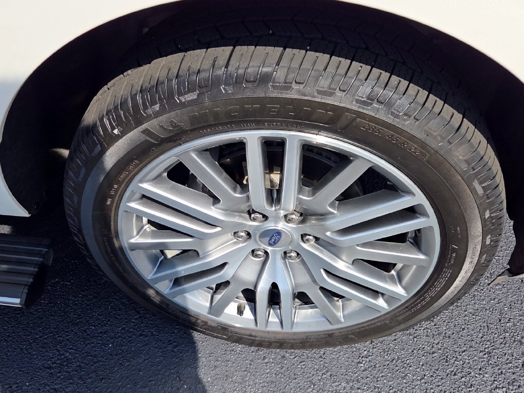 Used 2024 Ford Expedition Platinum AWD/4WD image 26
