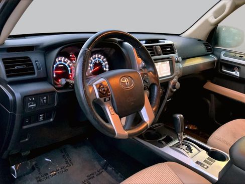 Used 2015 Toyota 4Runner SR5 RWD image 17