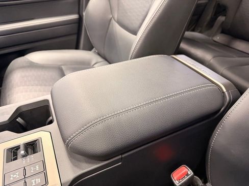 Used 2025 Toyota Land Cruiser image 39