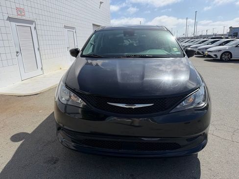 Used 2023 Chrysler Voyager LX image 9