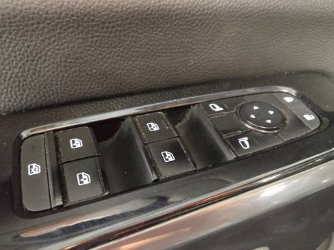 Used 2022 Nissan Pathfinder SL AWD/4WD image 27