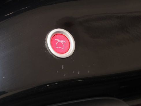 Used 2022 Tesla Model X image 62