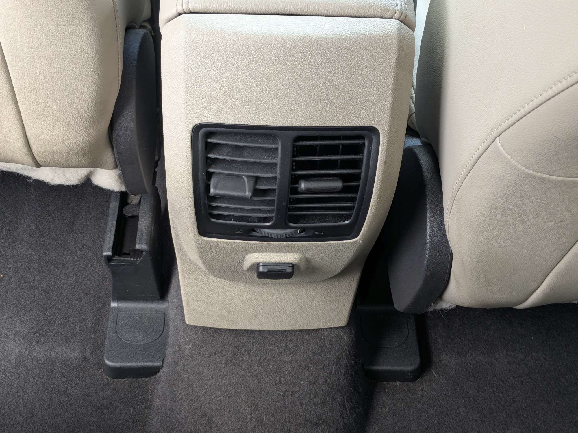 Used 2019 Ford Escape SEL FWD image 16