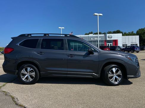 Used 2023 Subaru Ascent Premium w/ Convenience Package AWD/4WD image 2