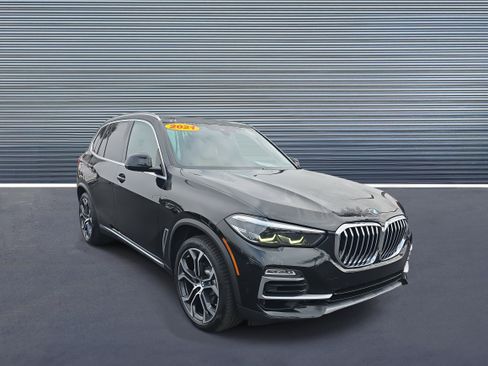 Used 2021 BMW X5 sDrive40i w/ Premium Package image 2