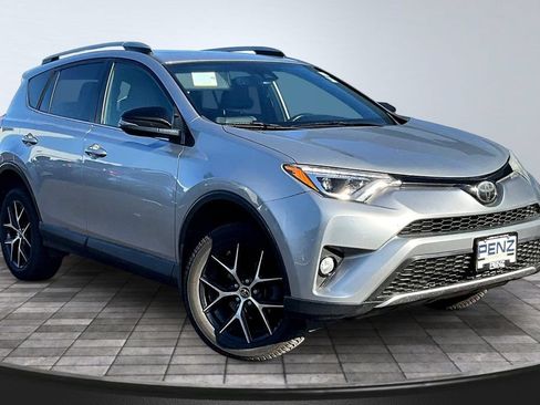 Used 2018 Toyota RAV4 SE w/ Power Extra Value Package AWD/4WD image 3