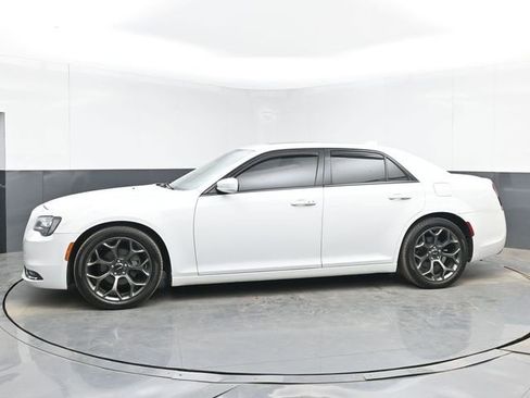 Used 2016 Chrysler 300 S image 6