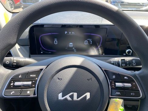 New 2026 Kia Seltos LX FWD image 13
