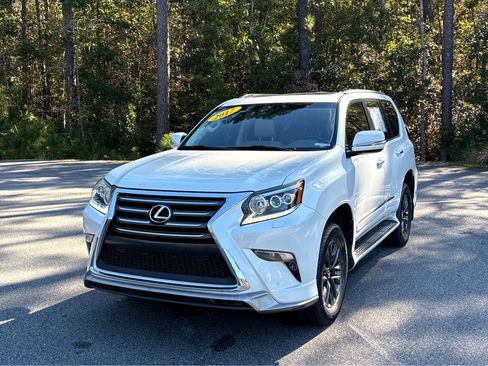 Used 2017 Lexus GX 460 image 3