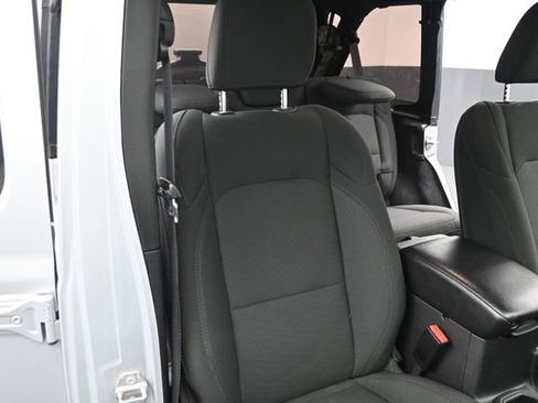 Used 2022 Jeep Wrangler Unlimited Sport AWD/4WD image 19