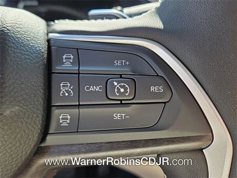 New 2025 Jeep Grand Cherokee Limited w/ Luxury Tech Group II image 27