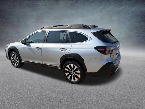 Used 2023 Subaru Outback Limited AWD/4WD image 3