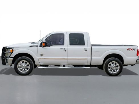 Used 2016 Ford F250 Lariat w/ Lariat Interior Package image 8