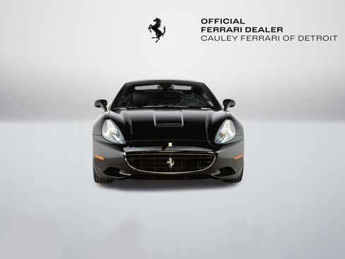 Used 2010 Ferrari California RWD image 18