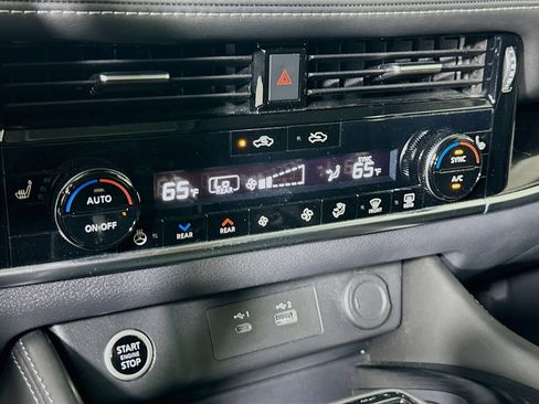 Used 2023 Nissan Rogue SL w/ SL Premium Package AWD/4WD image 24