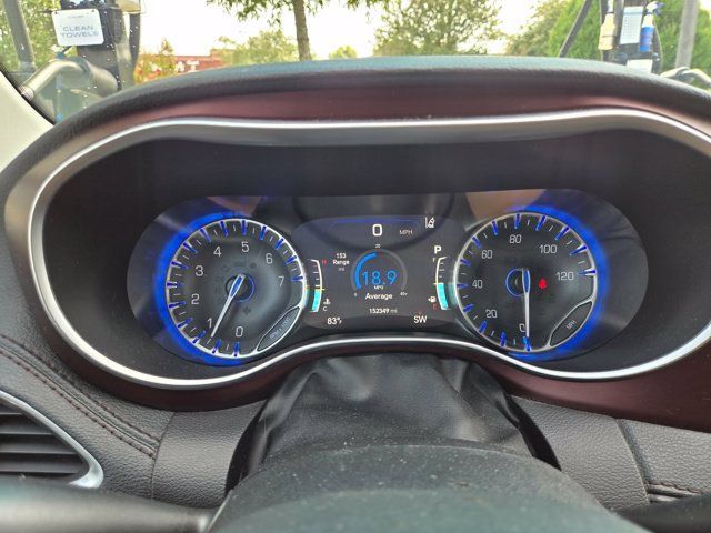 Used 2017 Chrysler Pacifica Limited FWD image 40