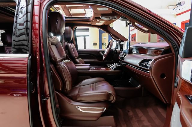 Used 2018 Lincoln Navigator Black Label w/ Cargo Package AWD/4WD image 36