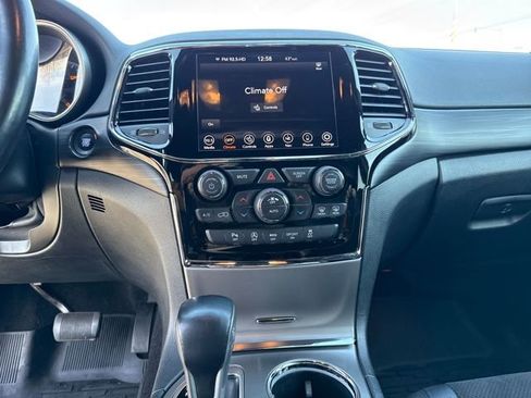 Used 2020 Jeep Grand Cherokee Altitude image 21