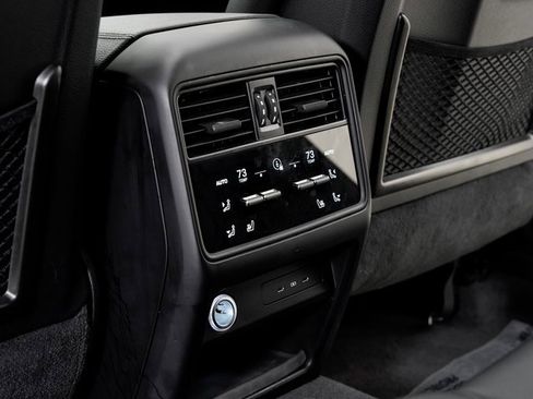 Used 2025 Porsche Cayenne image 25