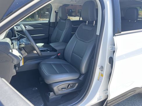 New 2026 Ford Explorer Active w/ Active Comfort Package RWD image 14