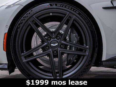 Used 2025 Aston Martin V8 Vantage Coupe image 15