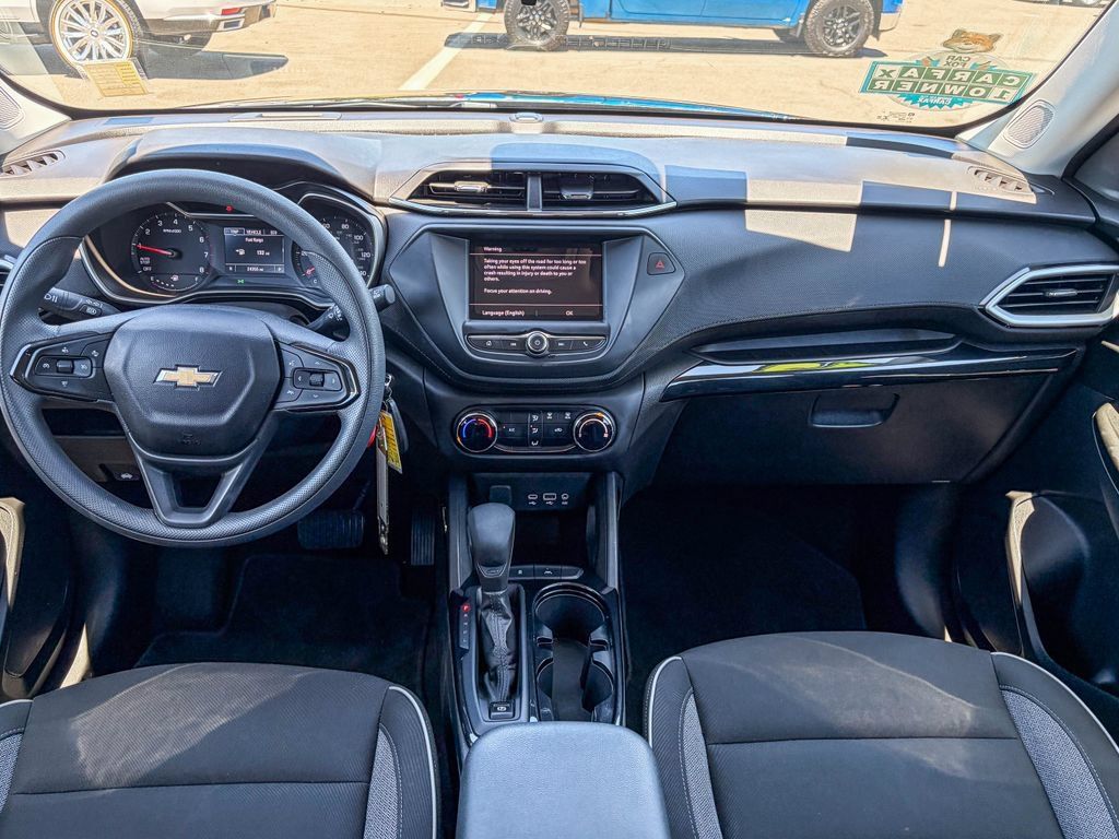 Used 2023 Chevrolet TrailBlazer LS FWD image 14
