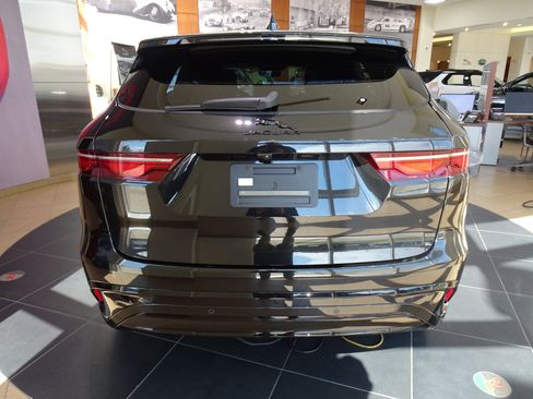 New 2025 Jaguar F-PACE R-Dynamic S image 7