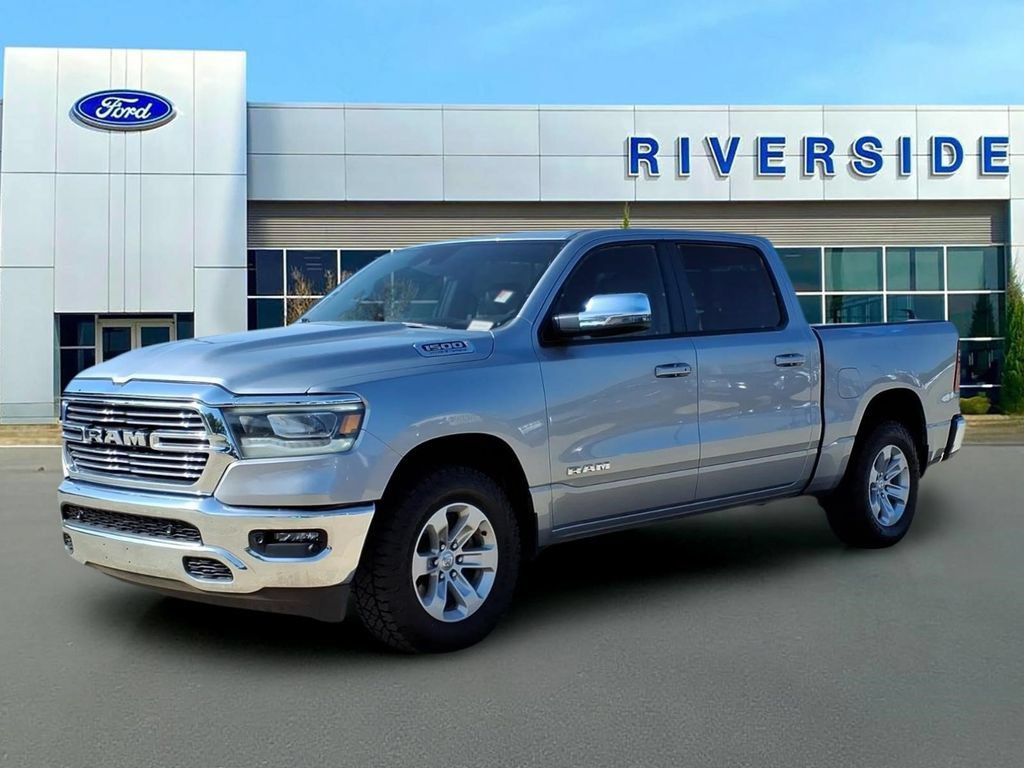 Used 2023 RAM 1500 Laramie AWD/4WD image 3