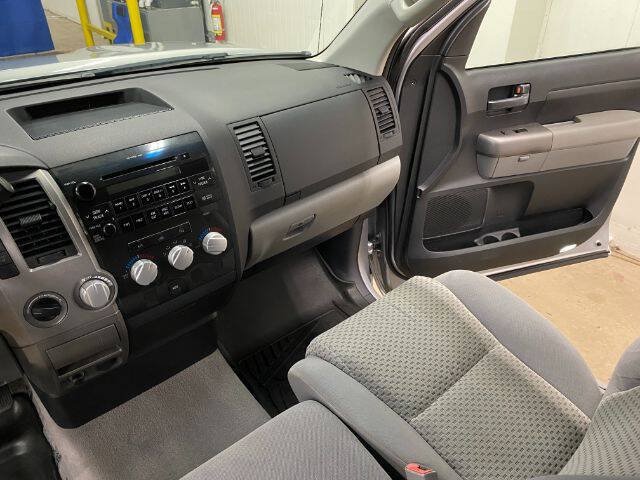 Used 2010 Toyota Tundra 4x4 Double Cab w/ Tow Pkg image 18