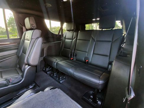 Used 2022 Cadillac Escalade ESV Luxury RWD image 34