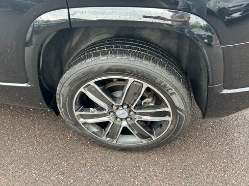 Used 2019 GMC Acadia Denali w/ Technology Package AWD/4WD image 35