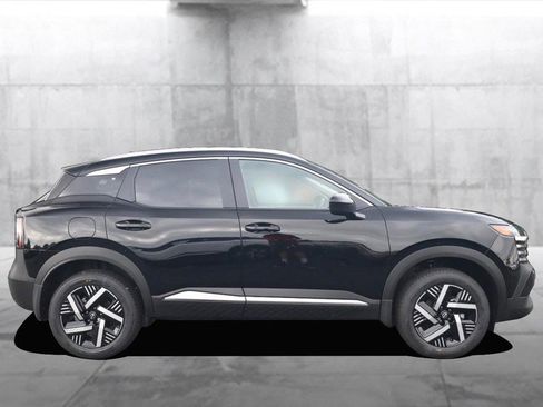 New 2026 Nissan Kicks SV image 5