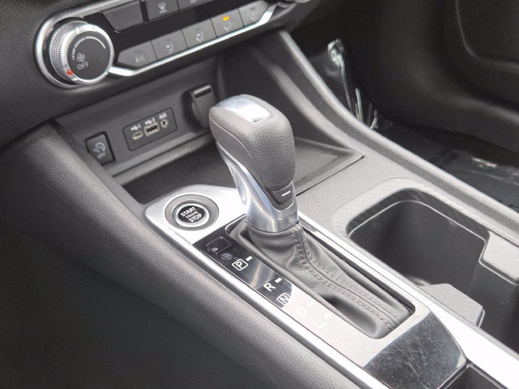 Used 2024 Nissan Sentra SV FWD image 32