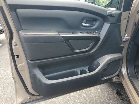 Used 2023 Nissan Titan PRO-4X w/ Pro-4x Convenience Package AWD/4WD image 8