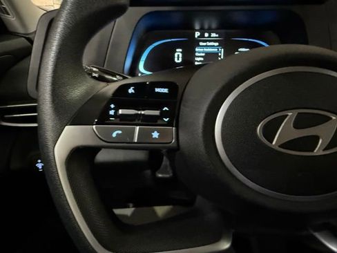 New 2025 Hyundai Elantra SE image 14