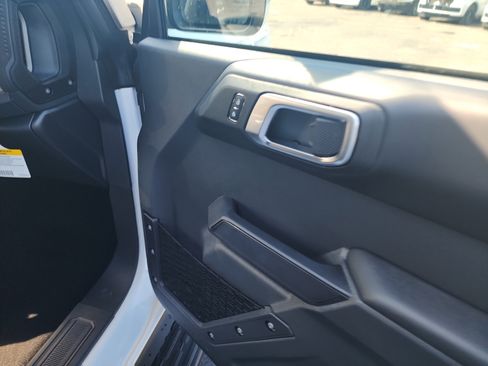 New 2026 Ford Bronco Outer Banks w/ Sasquatch Package image 25