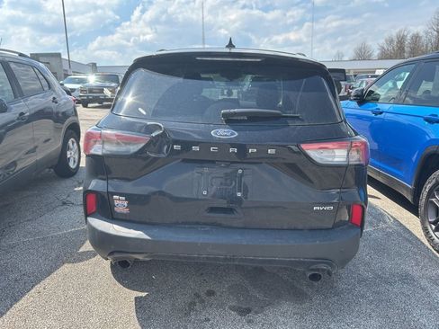 Used 2022 Ford Escape SE w/ SE Sport Appearance Package image 5