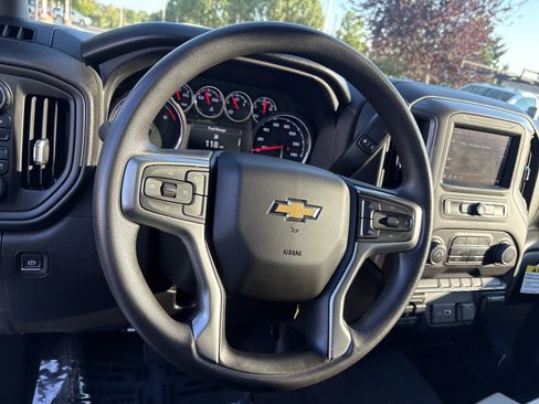 Used 2022 Chevrolet Silverado 2500 Custom w/ Custom Convenience Package AWD/4WD image 20