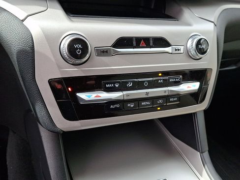 Used 2023 Ford Explorer XLT w/ Class IV Trailer Tow Package image 17