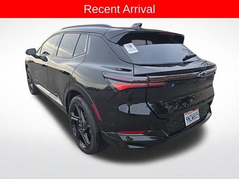 Used 2024 Chevrolet Equinox EV RS FWD image 3