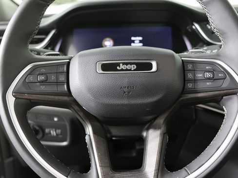 Used 2023 Jeep Grand Cherokee 4WD 4xe image 13