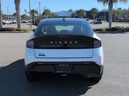 New 2026 Nissan Leaf SV+ image 6