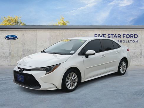 Used 2022 Toyota Corolla LE w/ LE Convenience Package FWD image 4