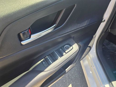 Used 2023 Toyota Prius Prime FWD image 19