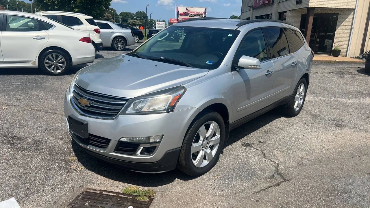 Used 2017 Chevrolet Traverse LT w/ Style and Technology Package AWD/4WD image 1