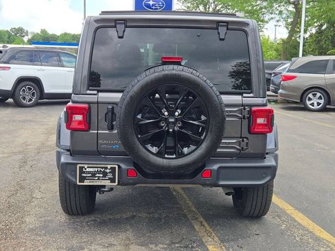 Used 2025 Jeep Wrangler Unlimited Sahara w/ Safety Group AWD/4WD image 12