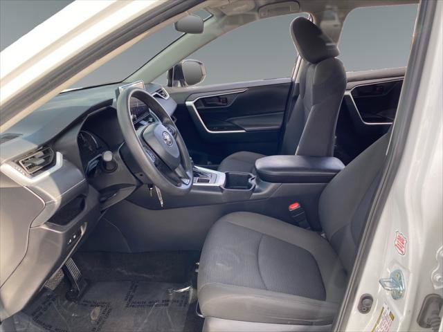 Certified 2025 Toyota RAV4 LE AWD/4WD image 9