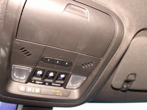 Used 2022 Buick Enclave Avenir image 18