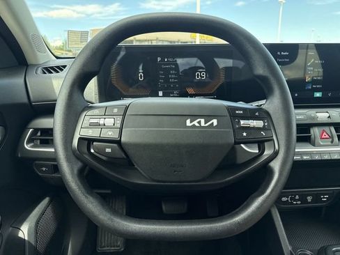 Used 2025 Kia K4 FWD image 14